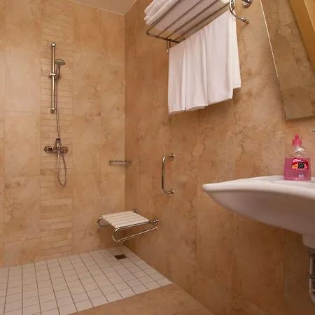 Hotel Remi 4*