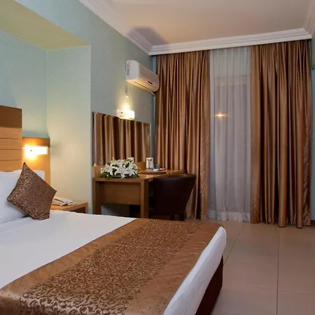 Remi Hotell 4*